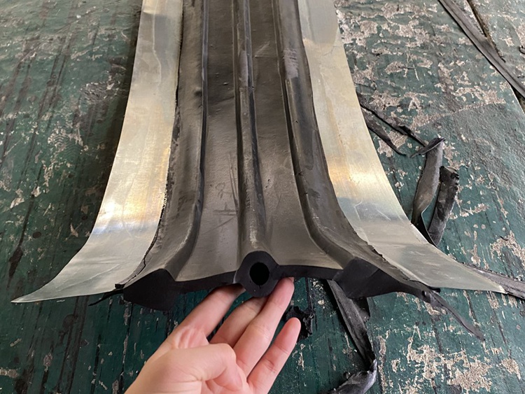 鋼邊橡膠止水帶