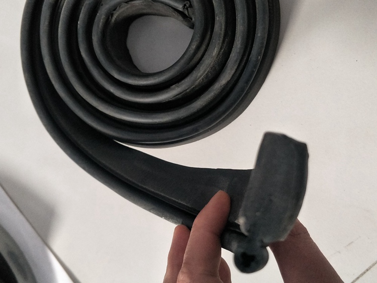 注漿管型止水條